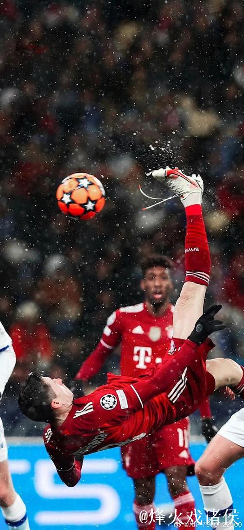 德甲-莱万追平进球纪录 拜仁开场27秒破门+补时丢球2-2平