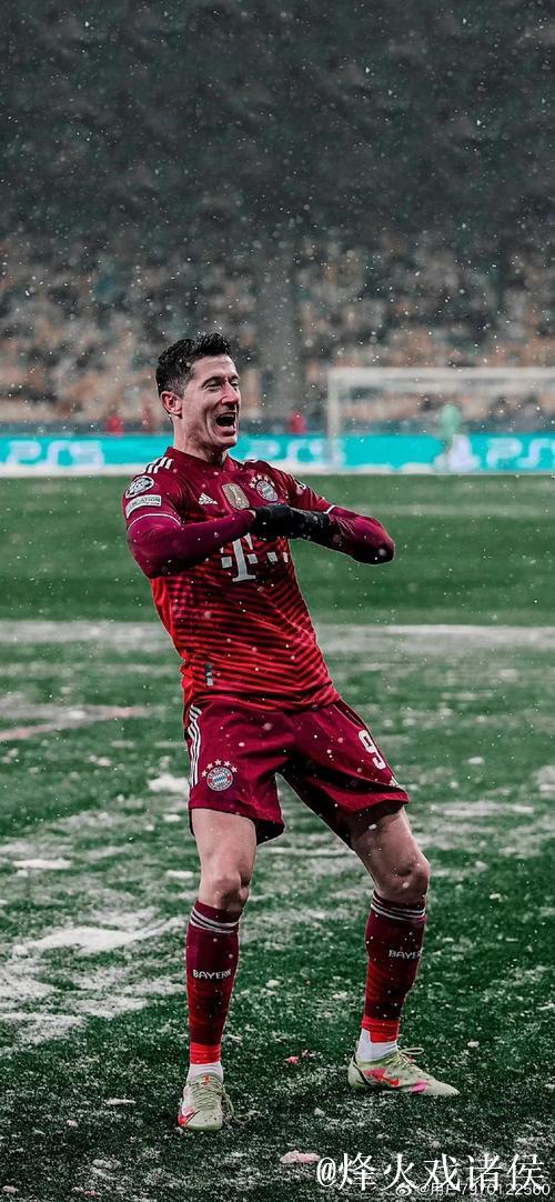 德甲-莱万追平进球纪录 拜仁开场27秒破门+补时丢球2-2平